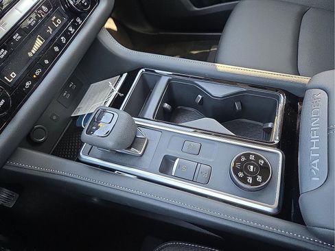 New 2026 Nissan Pathfinder SL image 25