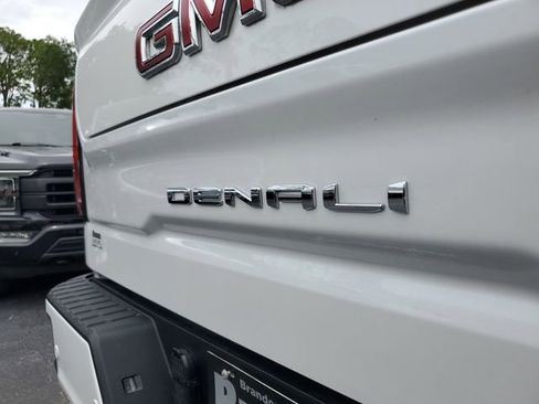 Used 2022 GMC Sierra 1500 Denali w/ Denali Premium Package AWD/4WD image 8