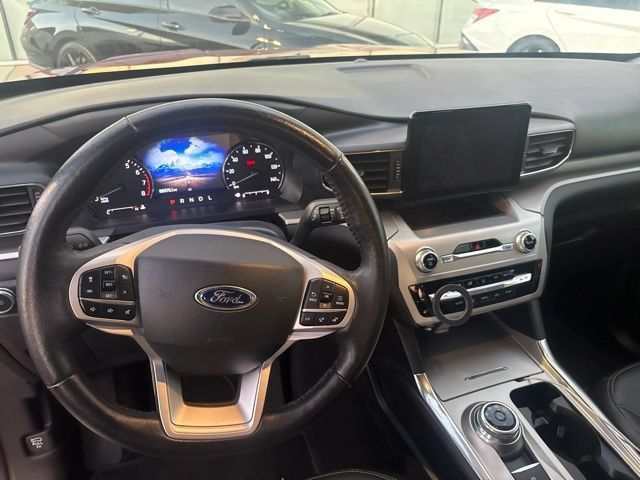 Used 2022 Ford Explorer XLT w/ Equipment Group 202A RWD image 7