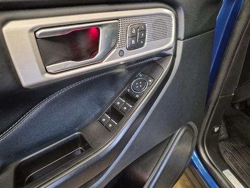Used 2020 Ford Explorer Limited RWD image 10