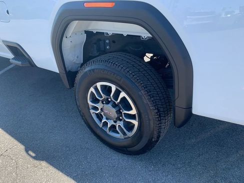 Used 2025 GMC Sierra 3500 SLE w/ SLE Convenience Package image 10