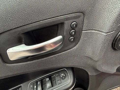 Used 2018 Chrysler 300 Limited w/ Safetytec Plus Group image 42