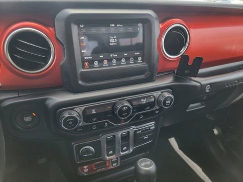 Used 2021 Jeep Wrangler Rubicon AWD/4WD image 22