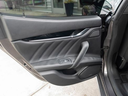 Used 2022 Maserati Ghibli Trofeo image 26