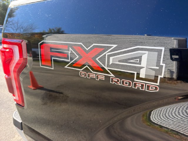 Used 2016 Ford F150 Lariat w/ Equipment Group 502A Luxury AWD/4WD image 10
