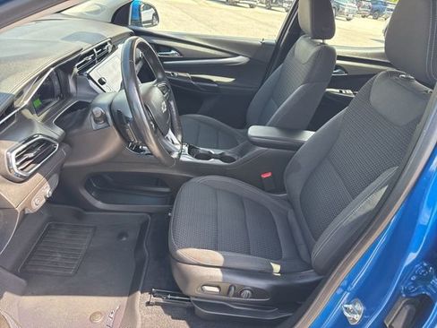 Used 2023 Chevrolet Bolt EUV LT w/ Comfort Package FWD image 11
