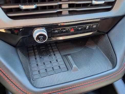 Used 2025 Ford Explorer ST image 13