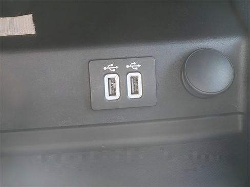 Used 2020 Ford Fusion SE w/ Equipment Group 151A image 30