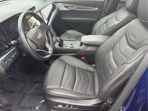 Used 2025 Cadillac XT6 Premium Luxury w/ Platinum Package AWD/4WD image 9