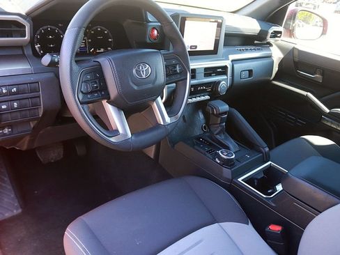 Used 2025 Toyota Tacoma TRD Off-Road AWD/4WD image 13