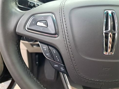 Used 2020 Lincoln MKZ w/ Convenience Package image 16