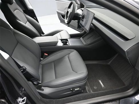 Used 2025 Tesla Model 3 image 21