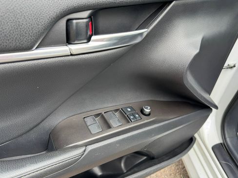 Used 2021 Toyota Camry XLE image 22