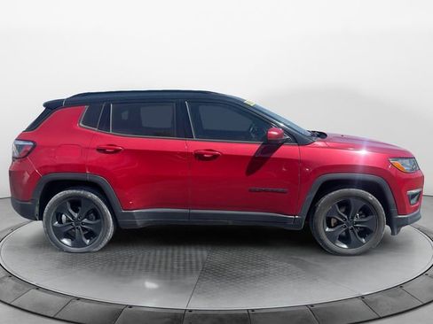 Used 2019 Jeep Compass Altitude FWD image 3