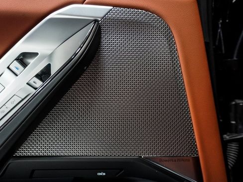 Used 2023 BMW 760i xDrive w/ Luxury Rear Seating Package image 10