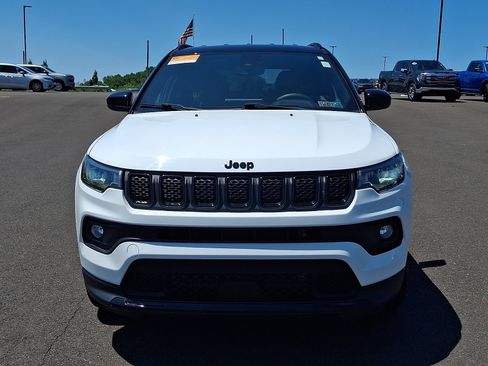 Certified 2023 Jeep Compass Latitude AWD/4WD image 2