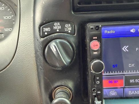 Used 2004 Ford Ranger XLT image 6