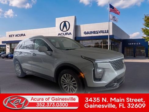 Used 2025 Cadillac XT4 Premium Luxury FWD image 1