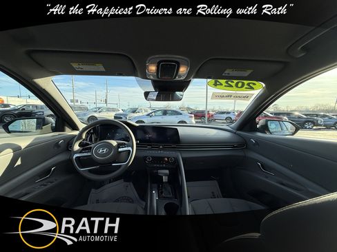 Used 2024 Hyundai Elantra SEL image 19