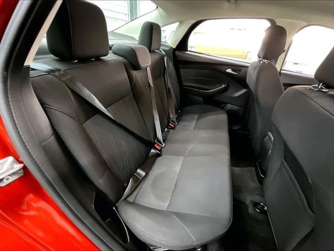 Used 2018 Ford Focus SE image 29