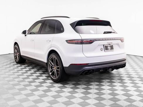Used 2022 Porsche Cayenne Platinum Edition AWD/4WD image 4