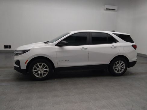 Used 2023 Chevrolet Equinox LS image 2