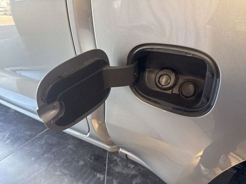 Used 2026 Chevrolet Silverado 1500 LT image 10