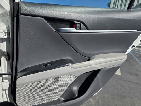 Used 2019 Toyota Camry SE image 27