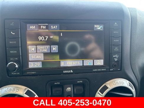 Used 2017 Jeep Wrangler Unlimited Sahara w/ Dual Top Group AWD/4WD image 10