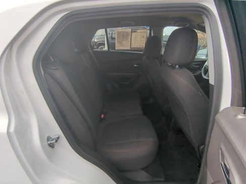 Used 2022 Chevrolet Trax LS w/ Tint and Cruise Package image 28