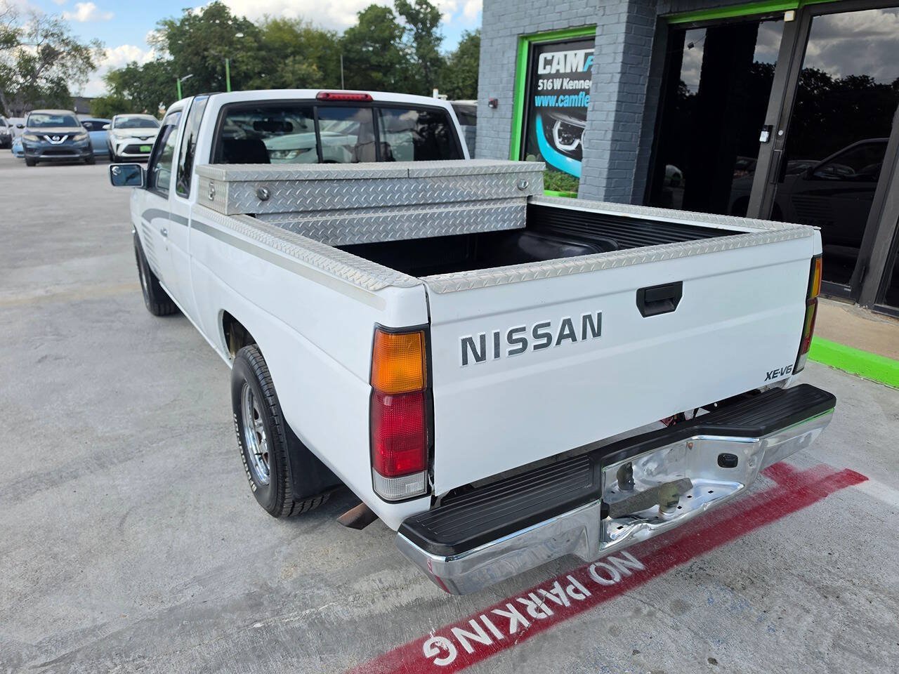 Used 1995 Nissan Pickup XE RWD image 10