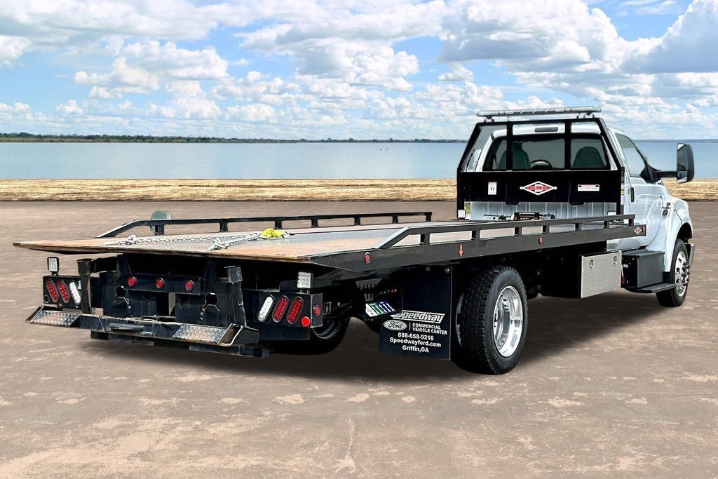 Used 2027 Ford F650 2WD Regular Cab Super Duty image 8