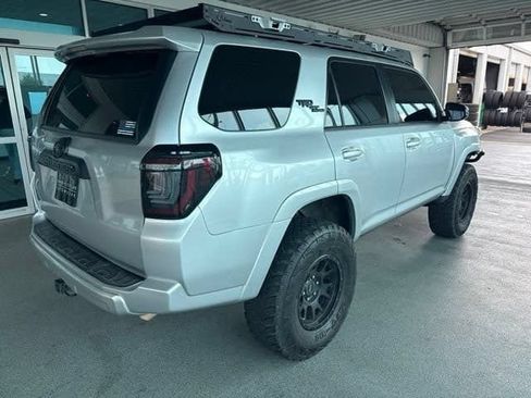 Used 2017 Toyota 4Runner TRD Off-Road Premium AWD/4WD image 9