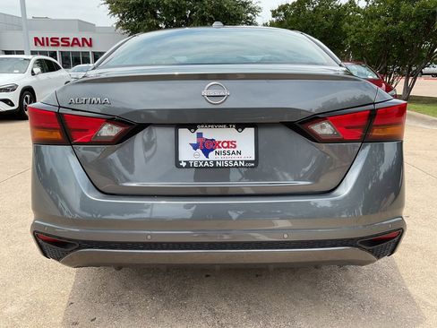 Used 2025 Nissan Altima 2.5 SV FWD image 5