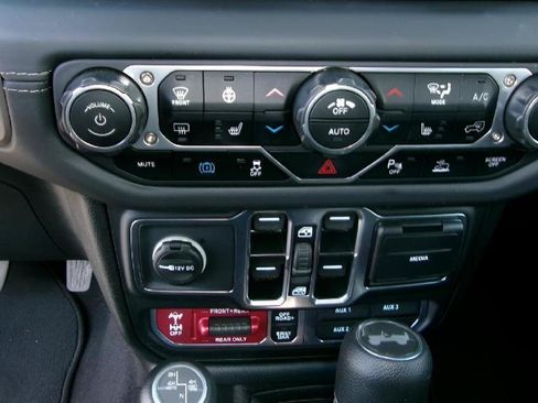 Used 2025 Jeep Wrangler Unlimited Rubicon 4xe w/ Safety Group AWD/4WD image 14