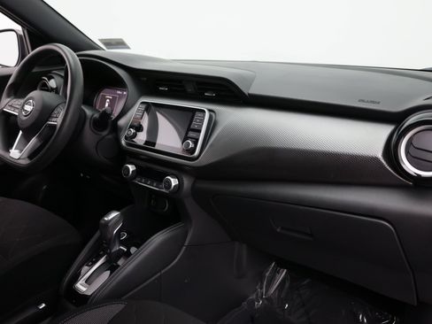 Used 2020 Nissan Kicks SV FWD image 33
