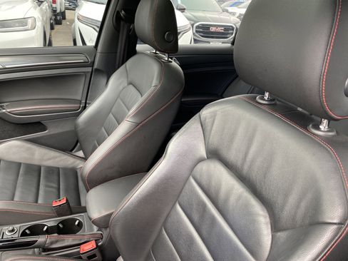 Used 2018 Volkswagen GTI Autobahn image 11