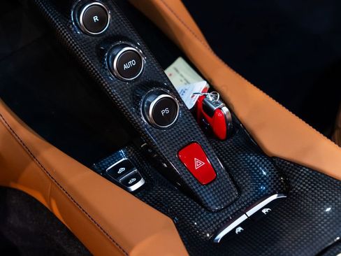 Used 2020 Ferrari Portofino image 39