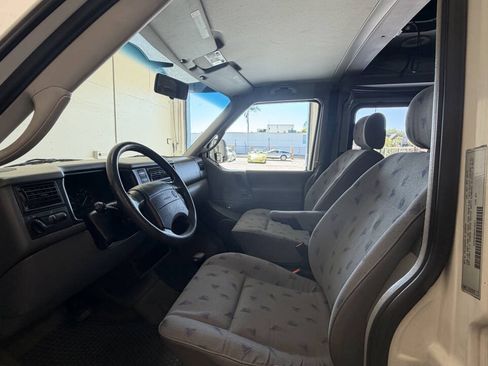 Used 1997 Volkswagen Eurovan Camper FWD image 23