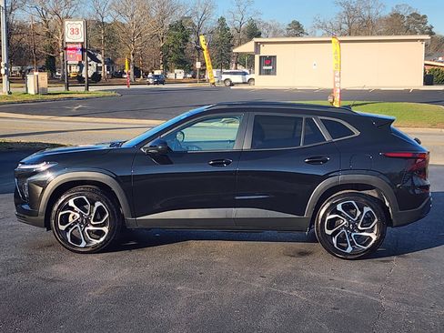 Used 2025 Chevrolet Trax RS w/ Sunroof Package image 1
