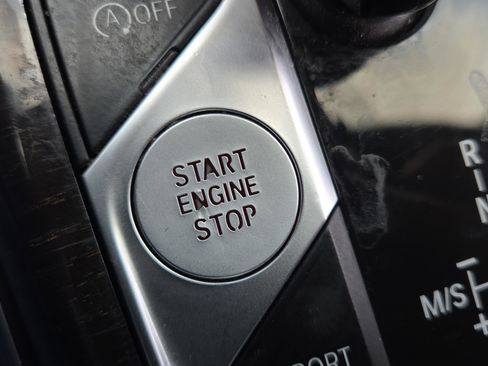 Used 2019 BMW 330i xDrive Sedan w/ Driving Assistance Package image 42