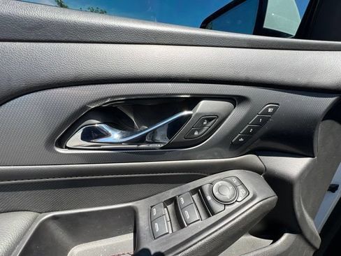 Used 2019 Chevrolet Traverse Premier w/ Driver Confidence II Package FWD image 28