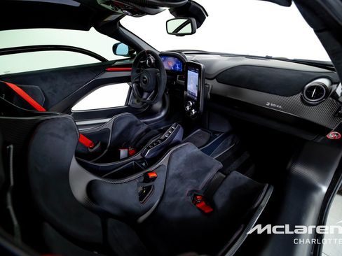 Used 2019 McLaren Senna RWD image 19