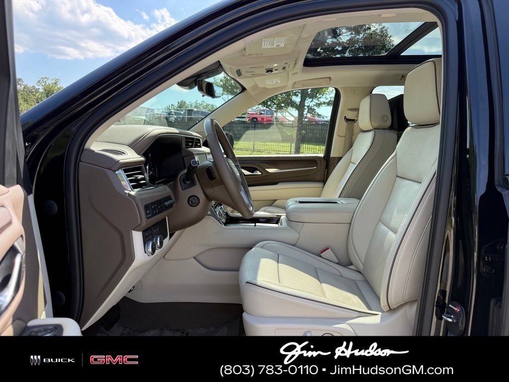 Used 2021 GMC Yukon XL Denali w/ Denali Premium Package AWD/4WD image 25