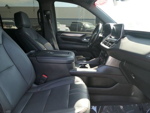 Used 2024 Chevrolet Suburban RST RWD image 26