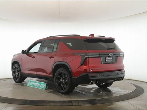 Used 2025 Chevrolet Traverse RS w/ LPO, Floor Liner Package image 8