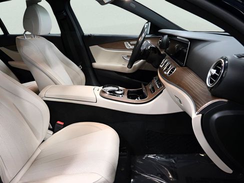 Used 2020 Mercedes-Benz E 450 4MATIC Sedan image 22