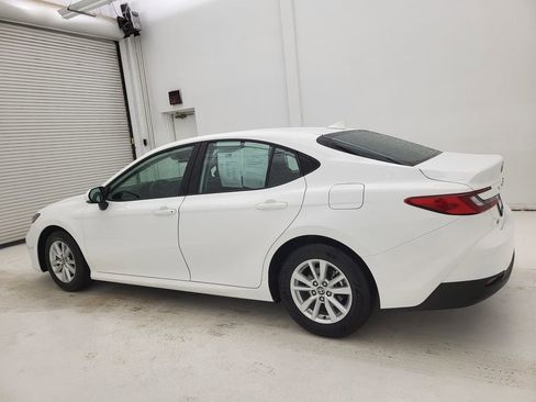 Used 2025 Toyota Camry LE image 15