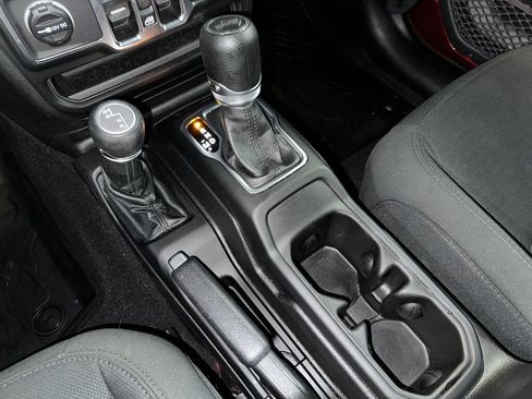 Used 2021 Jeep Wrangler Unlimited Sport image 12