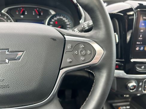 Used 2023 Chevrolet Traverse RS image 18